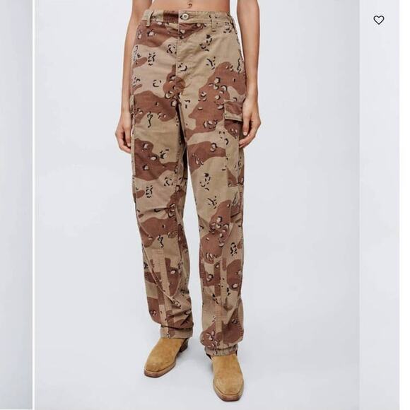 RE/DONE Upcycled Cargo Pants in Desert Camo Size Small NWT - Picture 15 of 15